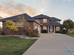 5646 Eagles Landing Dr, Oregon, OH 43616