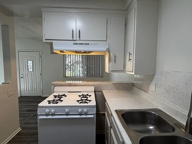 12425 Harris Ave #B8 — Photo 9