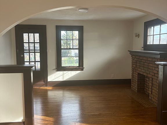 4th image of 332 Parkridge Ave Floor 2