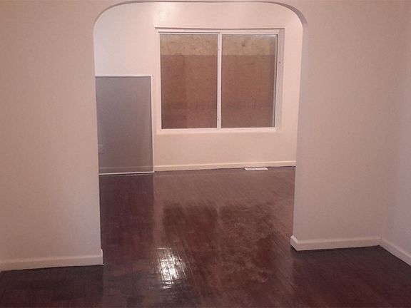 5th image of 15444 Birwood St