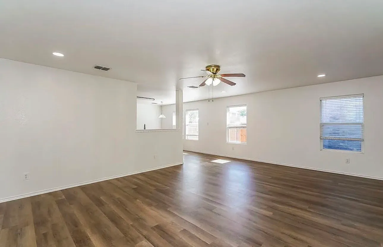 3 bed, 1507 sqft, $2,055 — Photo 4