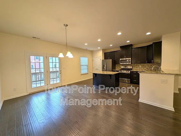 4061 Zilker Park Dr — Photo 9