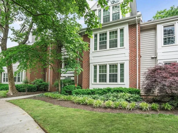 11138 Beaver Trail Ct, Reston, VA 20191