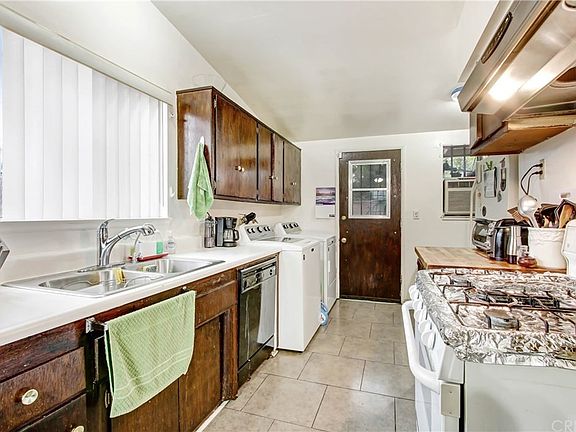 5th image of 11960 Sproule Ave
