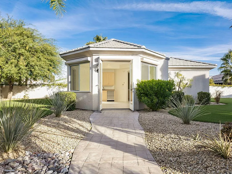5 Chopin Ct — Photo 44
