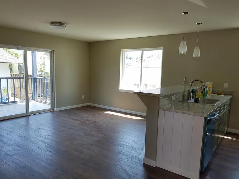 22368 S Garden Ave — Photo 4