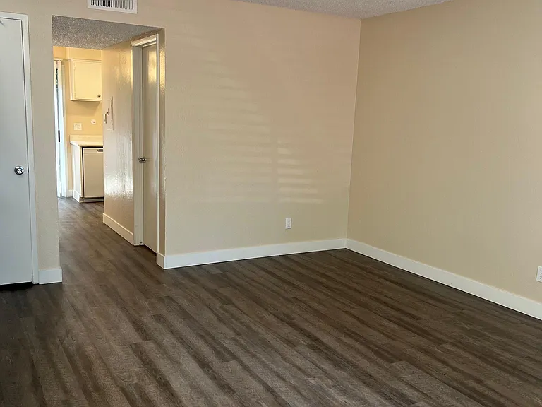 2920 Garfield Ave #S — Photo 5