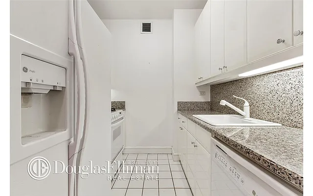 Sold by Douglas Elliman | media 25