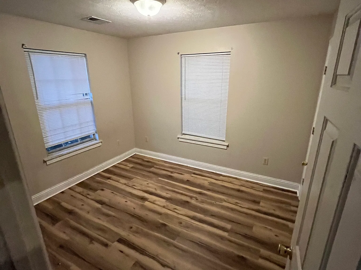 3 bed, 1.5 bath, $1,150 — Photo 3
