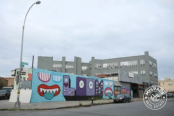 Rented by MySpaceNYC | media 19