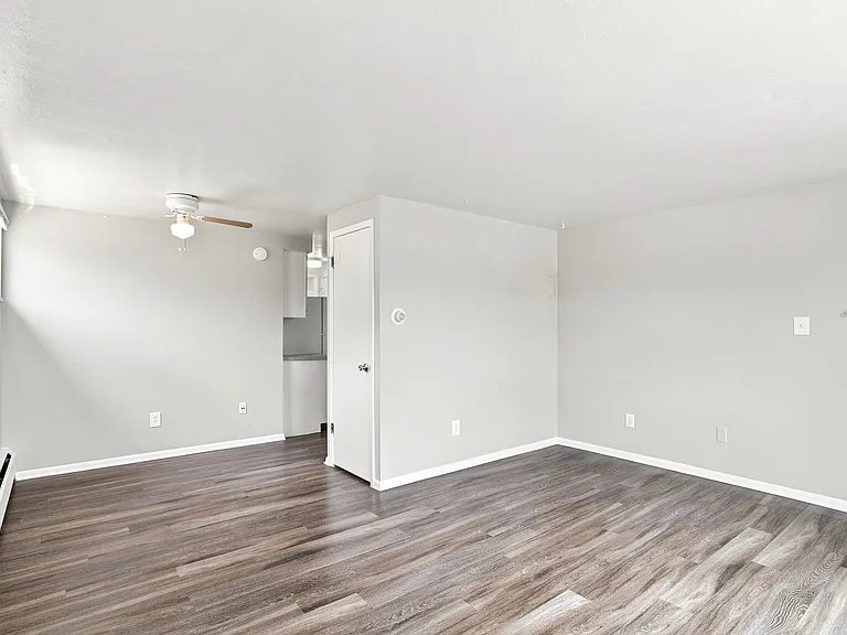 2459 S York St — Photo 24
