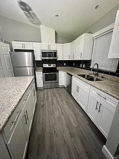 1st image of 804 Memorial Dr