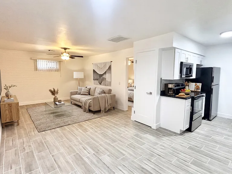 333 W Medlock Dr #13 — Photo 7