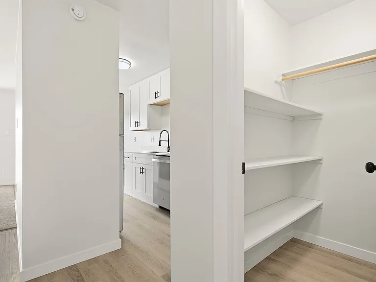 Green Acres Apartments — Photo 12
