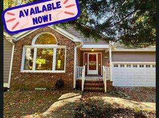 201 Wild Oak Ln, Carrboro, NC 27510