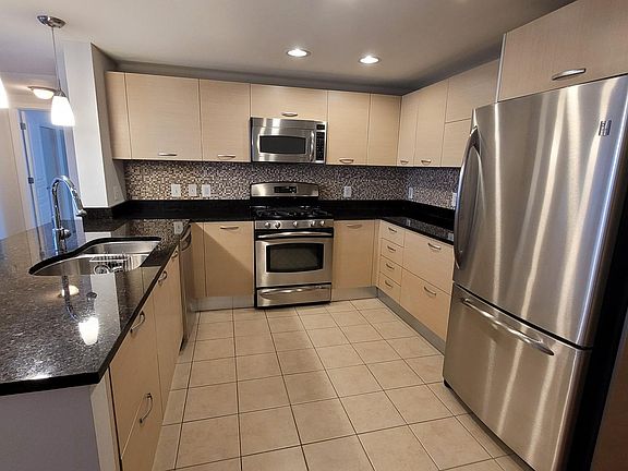 3rd image of 2451 Midtown Ave #804