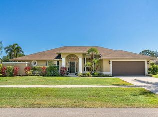 1774 Lindsey Ct, Wellington, FL 33414