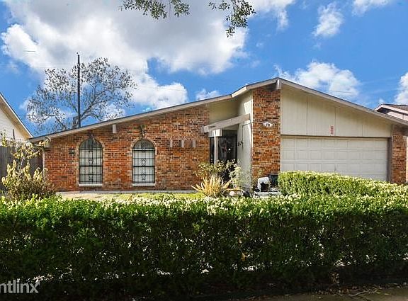 3rd image of 4923R Gretna Green Dr