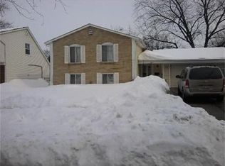 6825 Plumtree Ln, Hanover Park, IL 60133