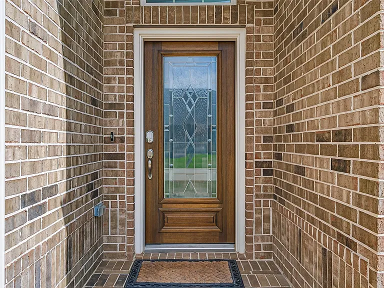 11676 Whirlaway Dr — Photo 2