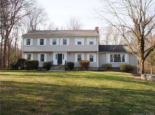 33 Firehouse Rd, Trumbull, CT 06611