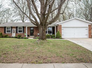 1013 Lancaster Dr, Saint Charles, MO