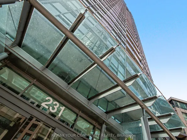 231 Fort York Blvd #219, Toronto, ON M5V 1B2