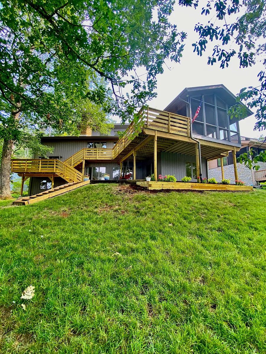 Building Photo - 11690 W Maple Dr