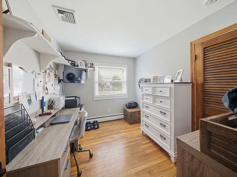 22 Hart St — Photo 23