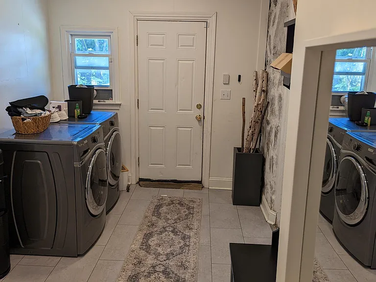 3504 Ainslie St — Photo 13