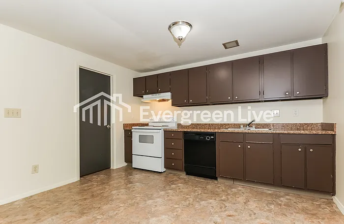7677 Mount Hood Dr — Photo 6