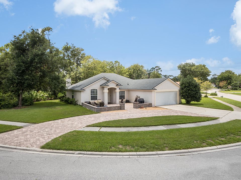 1st image of 2510 Viburnum Dr E