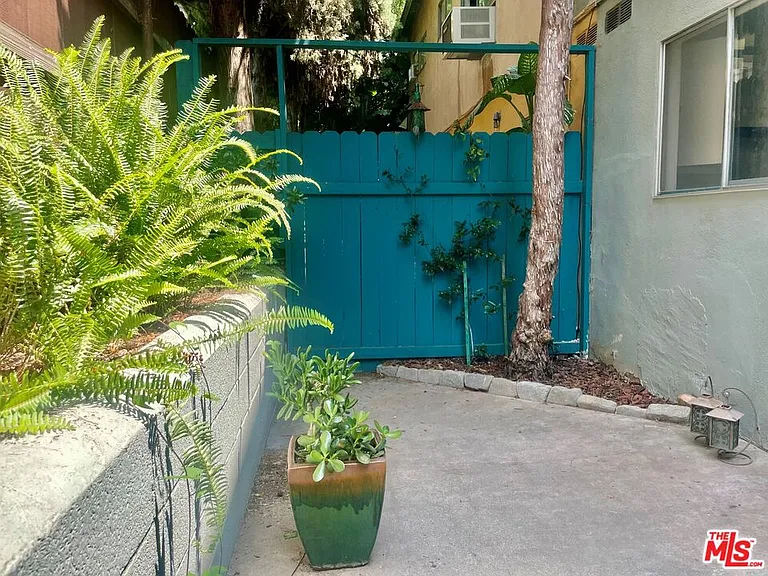 941 N San Vicente Blvd #5 — Photo 19