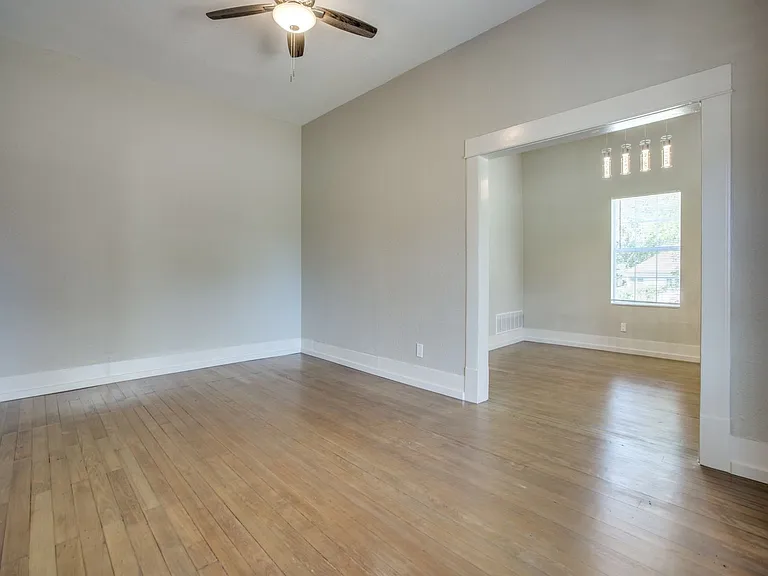 901 W Morton St — Photo 5
