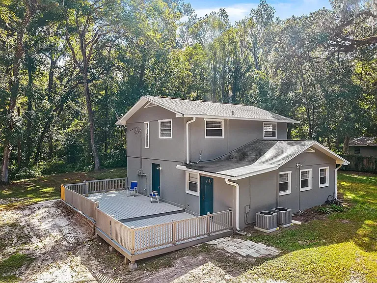 25027 Holden Dr — Photo 2