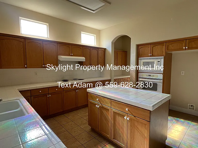 2172 Everglade Ave — Photo 2