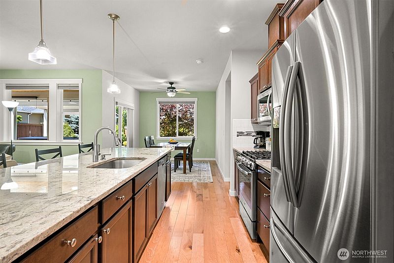 4th image of 3835 Autumn Way