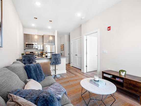 3rd image of 89 Jordan Ave #603