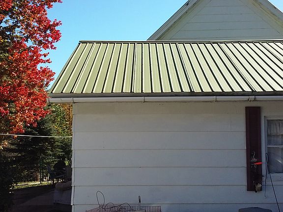 Garage side view metal roof