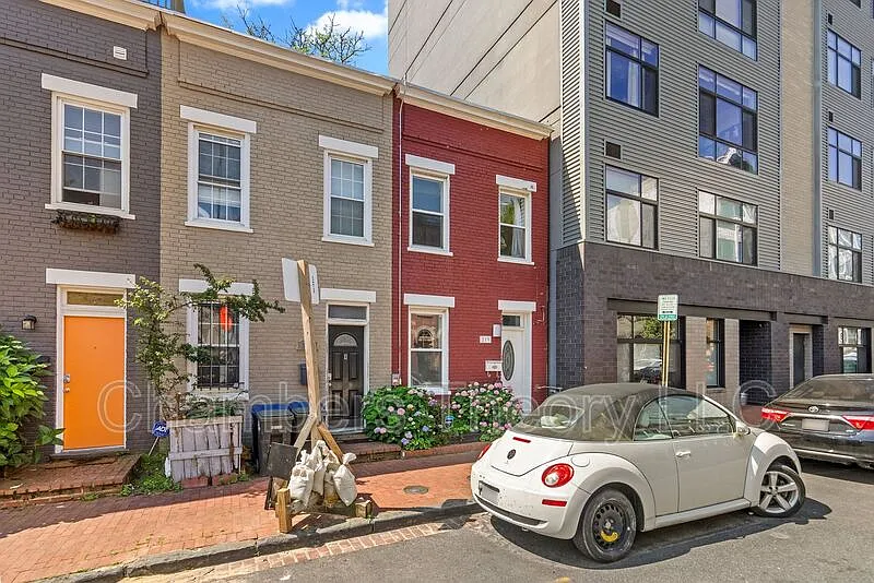 219 Parker St NE