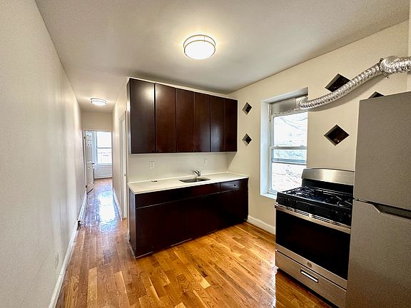 3rd image of 236 New York Ave APT 4R