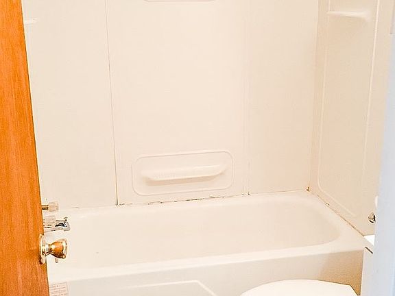 3rd image of 610 S Washington St APT 12