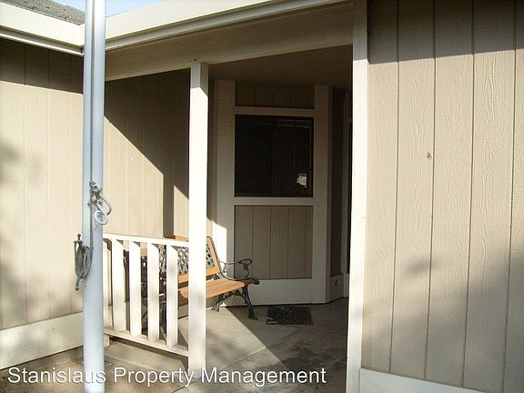 2nd image of 1526 Charlottesville Ln