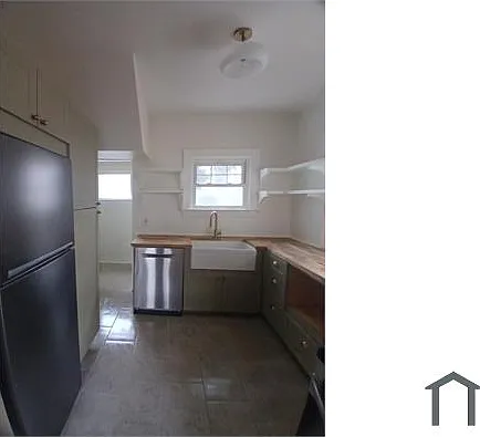 1061 Greyton Rd — Photo 2