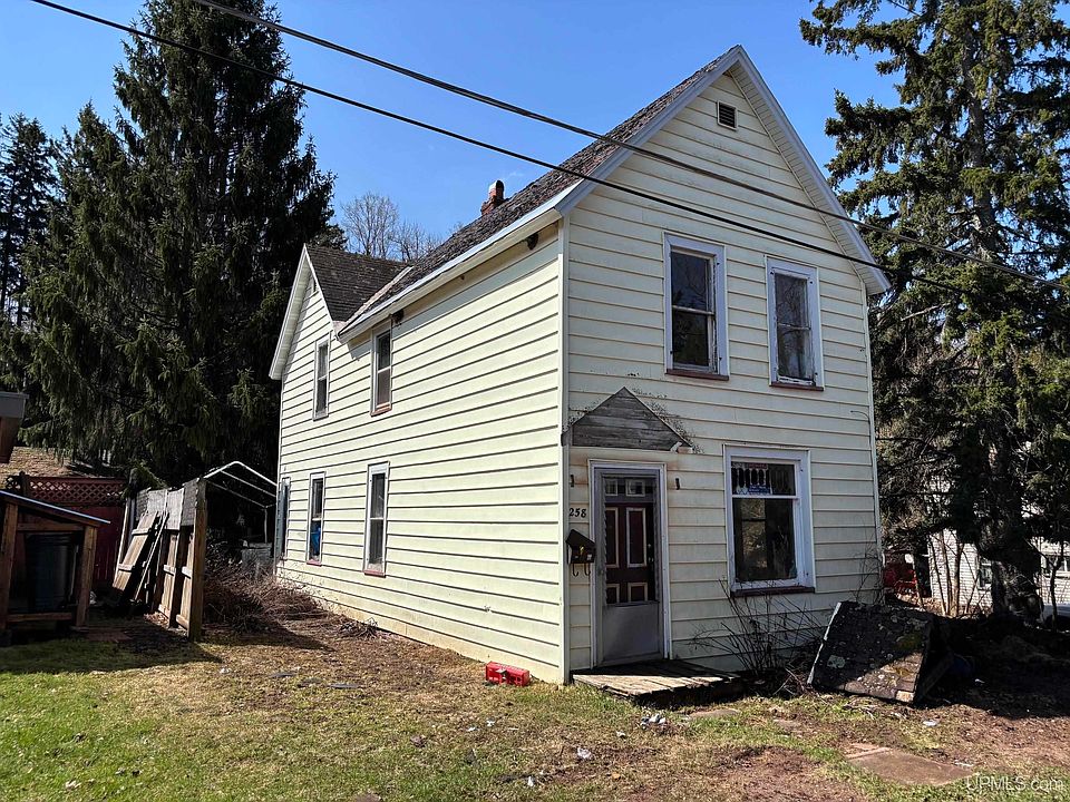 1st image of 258 Hill St