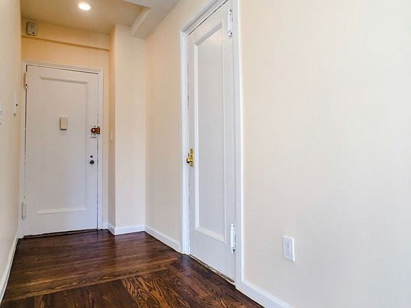 4th image of 21 E 10th St APT 12C
