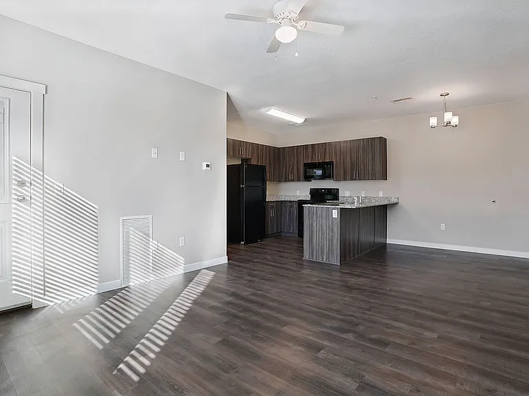 Brookfield Apartments — Photo 36