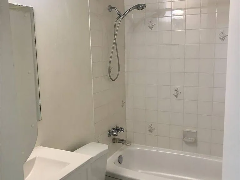 2295 Marine Dr #8 — Photo 16