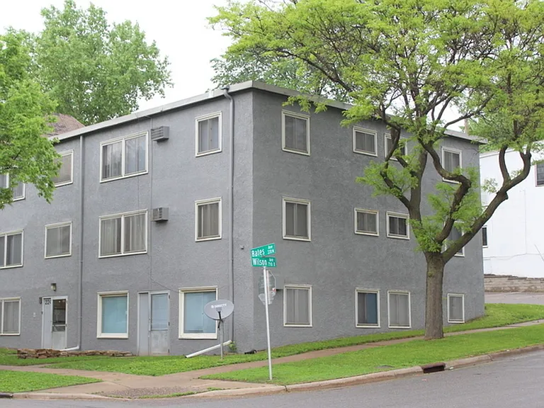 224 Bates Ave — Photo 16