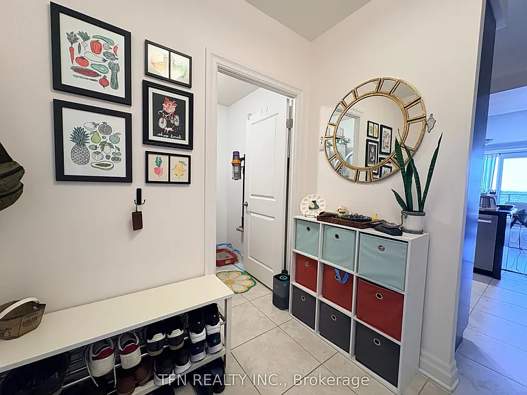 160 Macdonell St #1508 — Photo 31